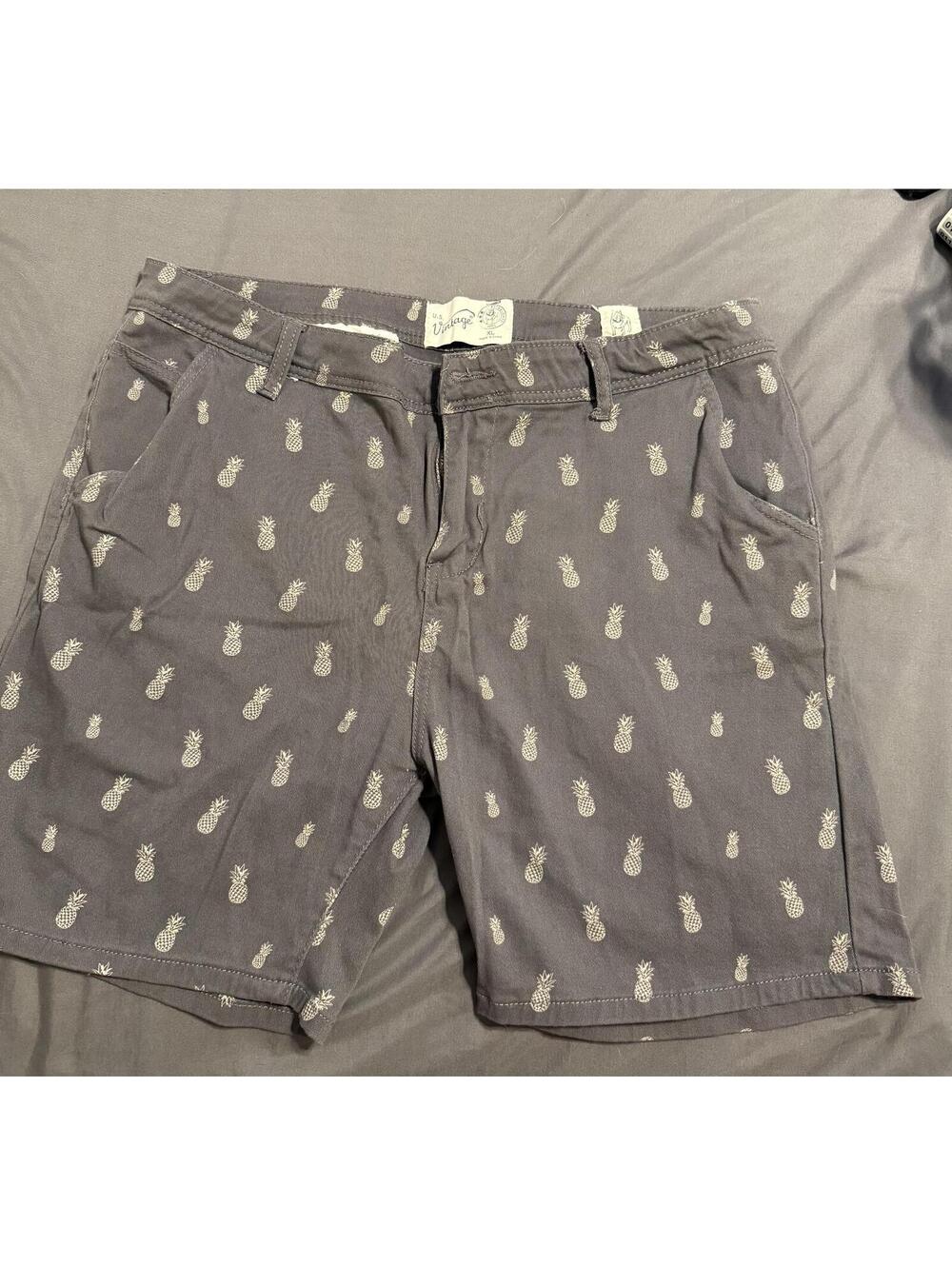 U.S. Vintage Men's XL Pineapple Print Shorts Gray